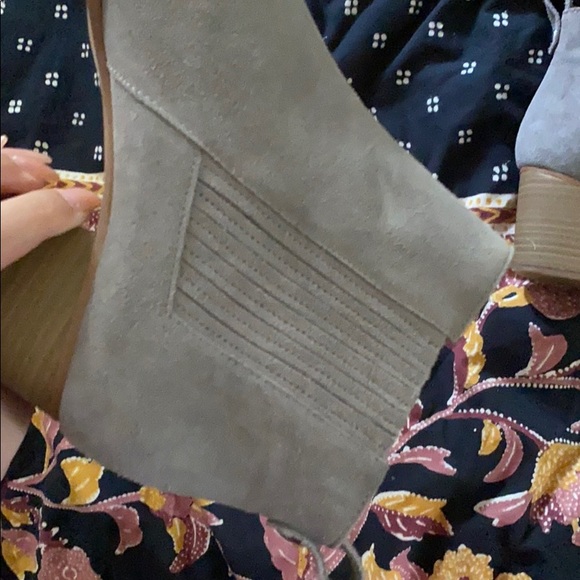 Taupe gray boots with small heel suede 9 1/2 - Picture 9 of 16